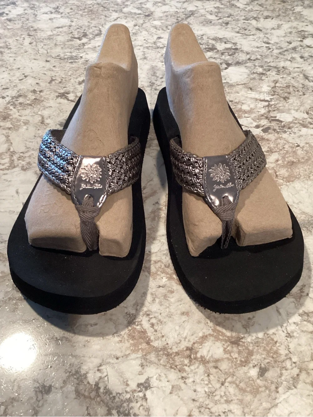 Yellow Box Flip Flop Sandals in Black with Metallic Straps 11M. New - Picture 4 of 6